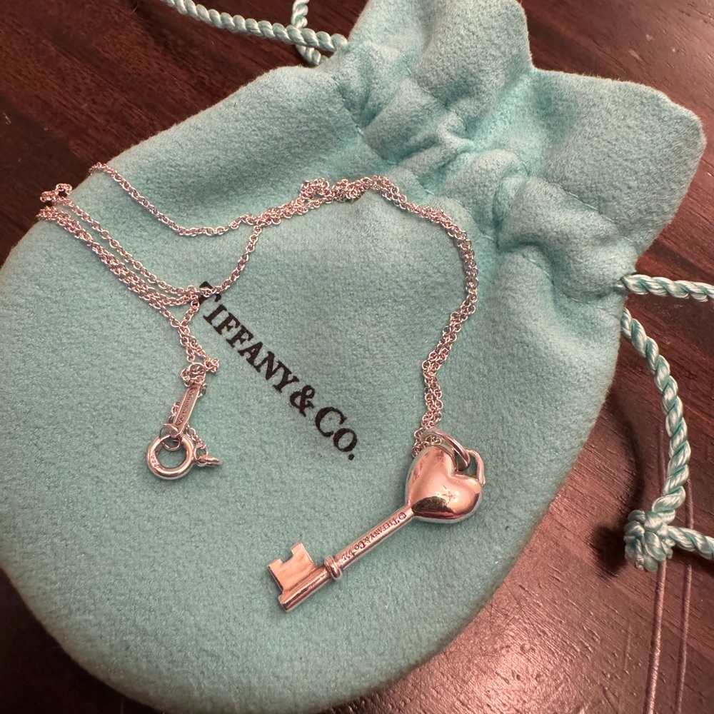 Tiffany heart key necklace - Picture 2 of 4